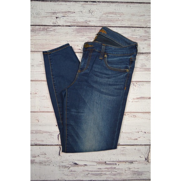 Kut from the Kloth Women's Jeans Size 6 Tapered Leg Pre-Owned - Picture 13 of 14